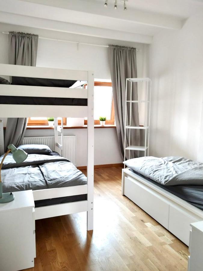 Wake Villa Brwinow Luaran gambar