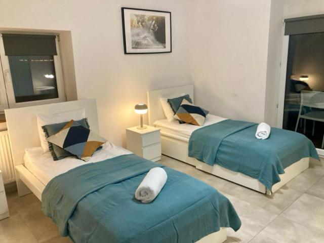 Wake Villa Brwinow Luaran gambar