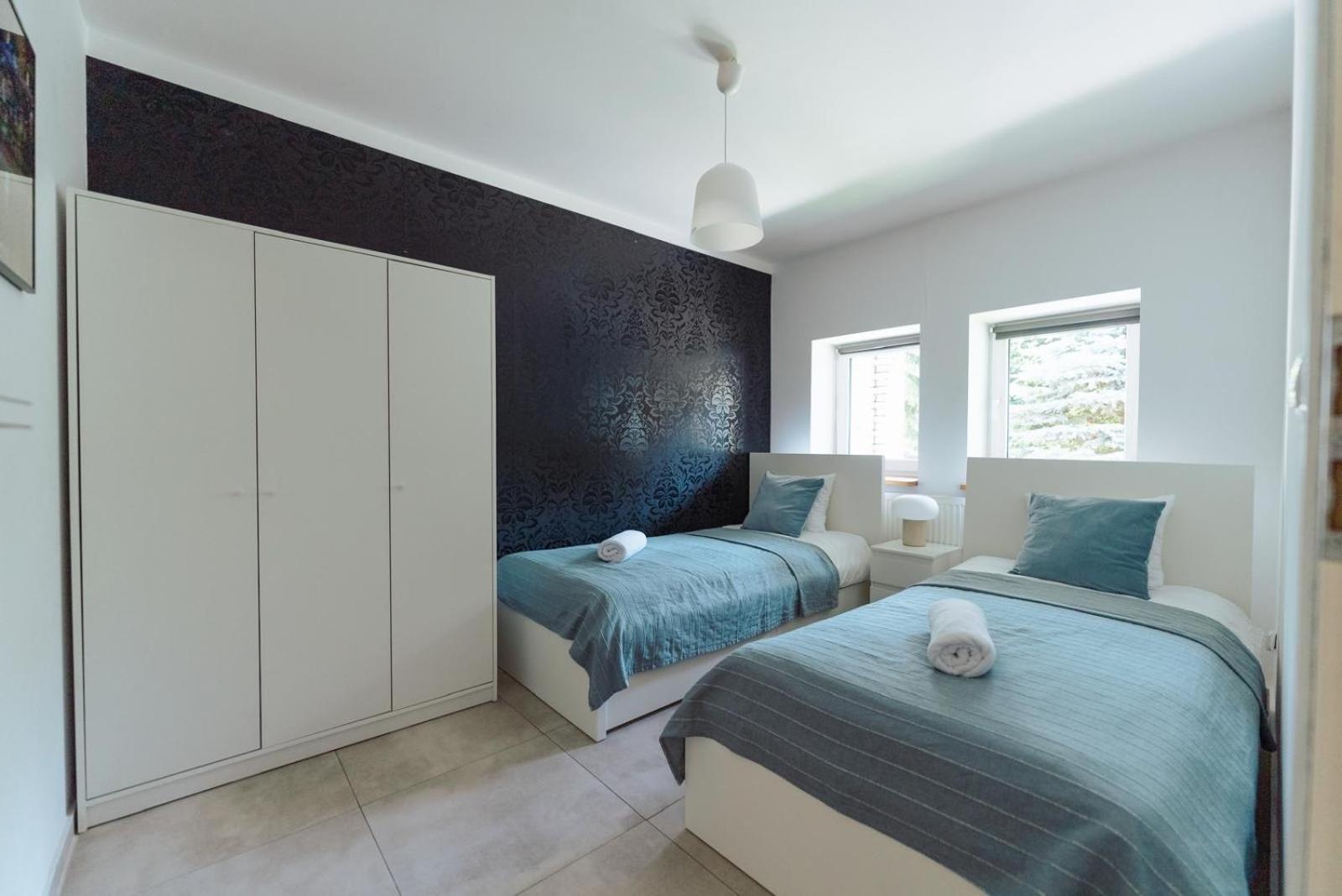 Wake Villa Brwinow Luaran gambar